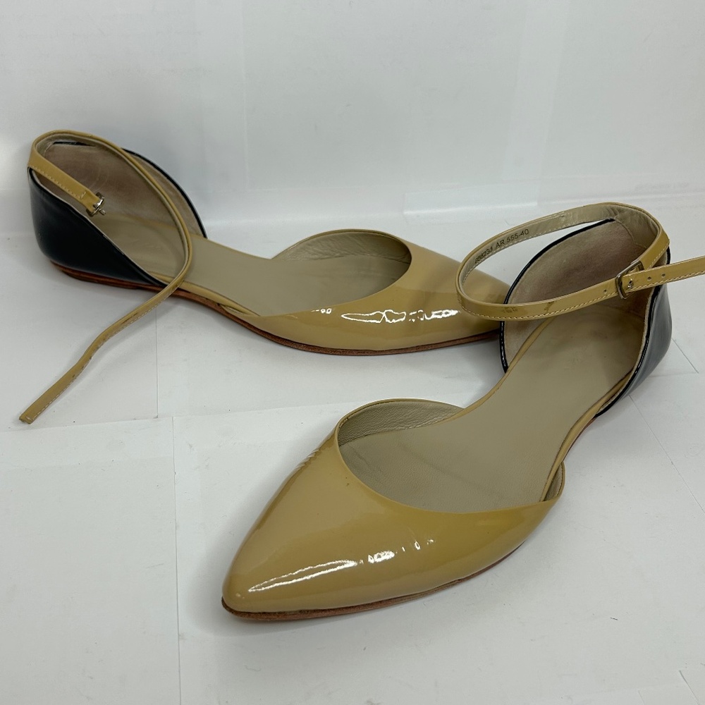 Boden Two-Tone Beige and Black Patent D'Orsay Flats